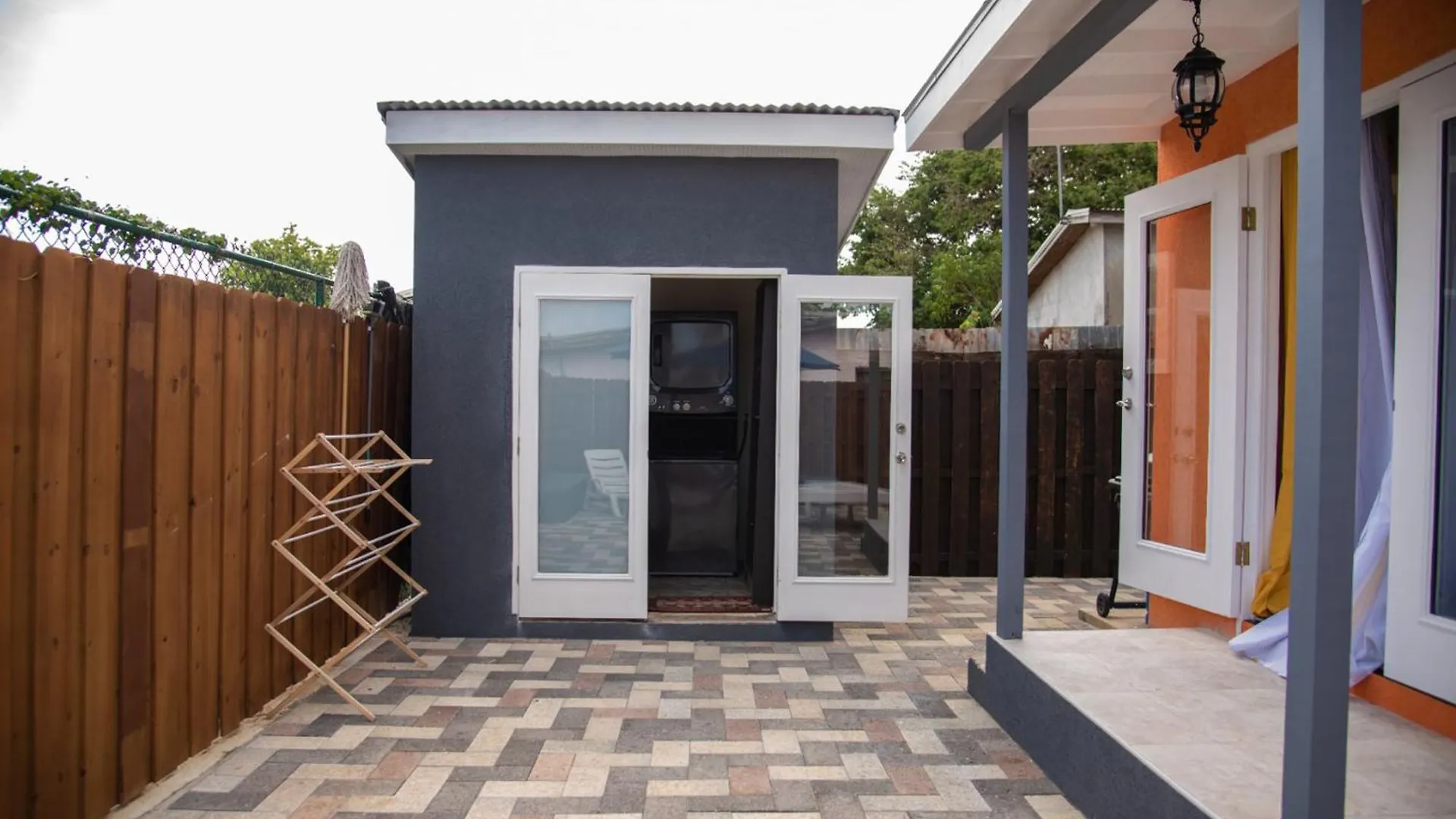 Apartment A Relaxing Retreat A Few Steps From The Sun-Soaked Dover Beach And The Vibrant S Christ Church
